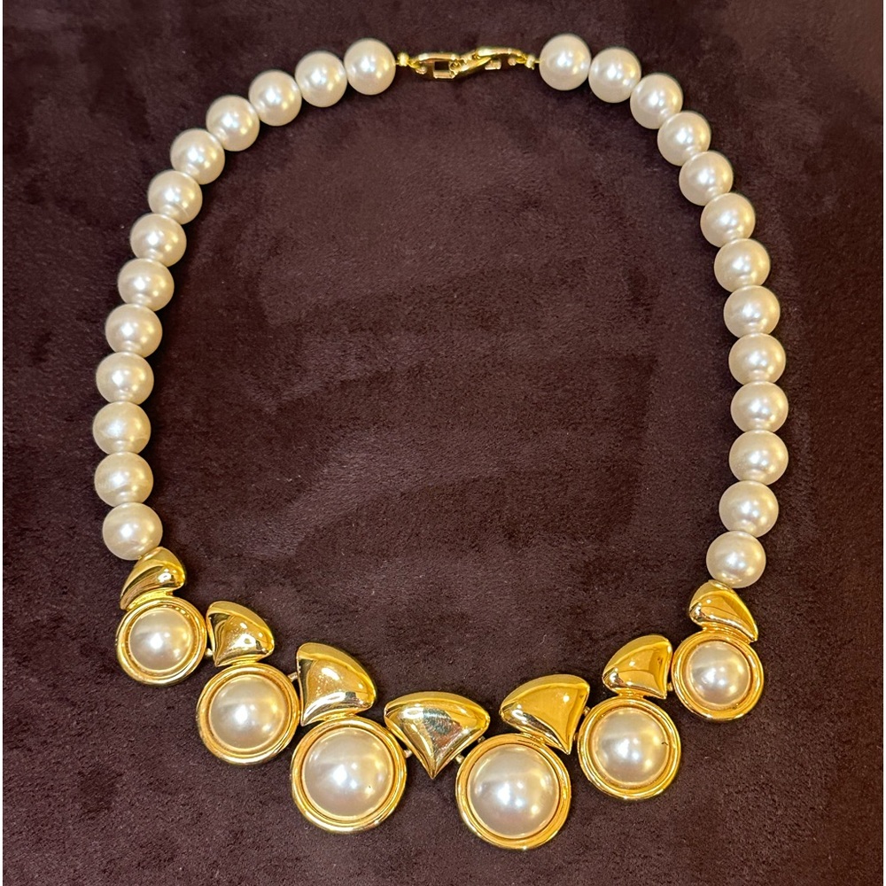 🌟14xHP🌟VTG 1980s-90s Napier Chunky Faux Pearl & Gold Tone Statement Necklace - Picture 2 of 13